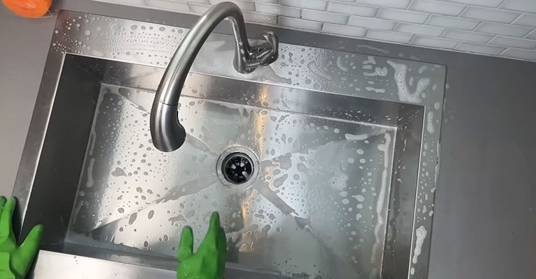 does vibegar disinfect kitchen sink