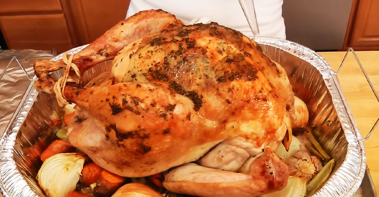 Does A Turkey Need To Be Covered While Cooking?