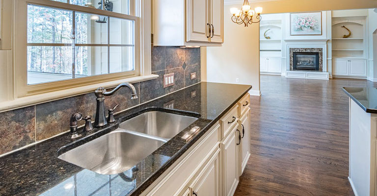 2 Sinks in Kitchen