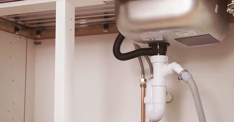 How to Fix a Kitchen Sink Leak at Home