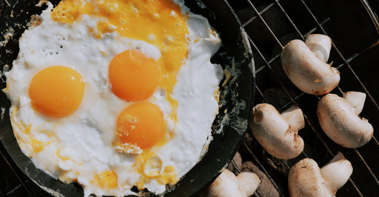 Why Do Eggs Stick to Pan?- Reasons and Proven Prevention Techniques